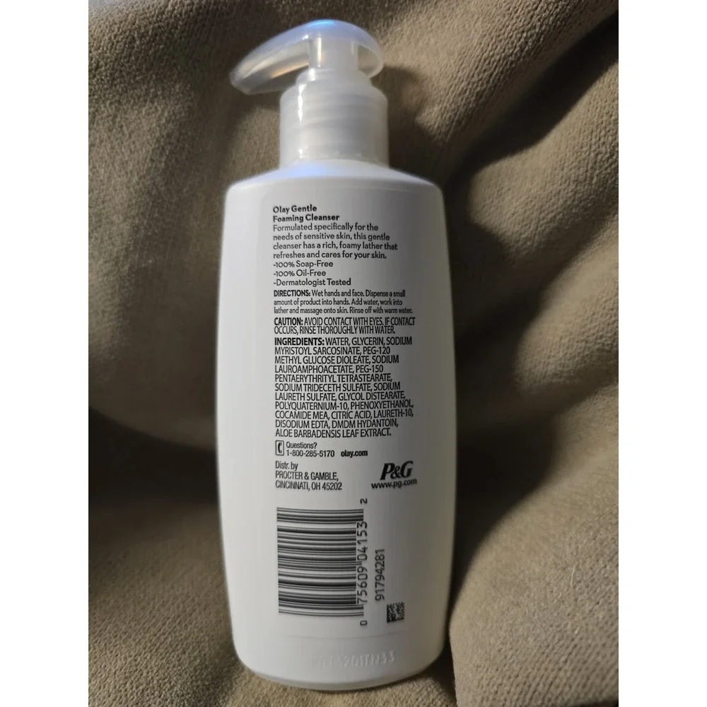Olay Cleanse Gentle Foaming Cleanser 100% Oil-Free 6.7 Fl Oz 200ml NEW